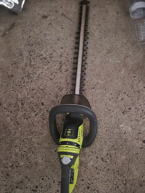 Twigs cutting machine