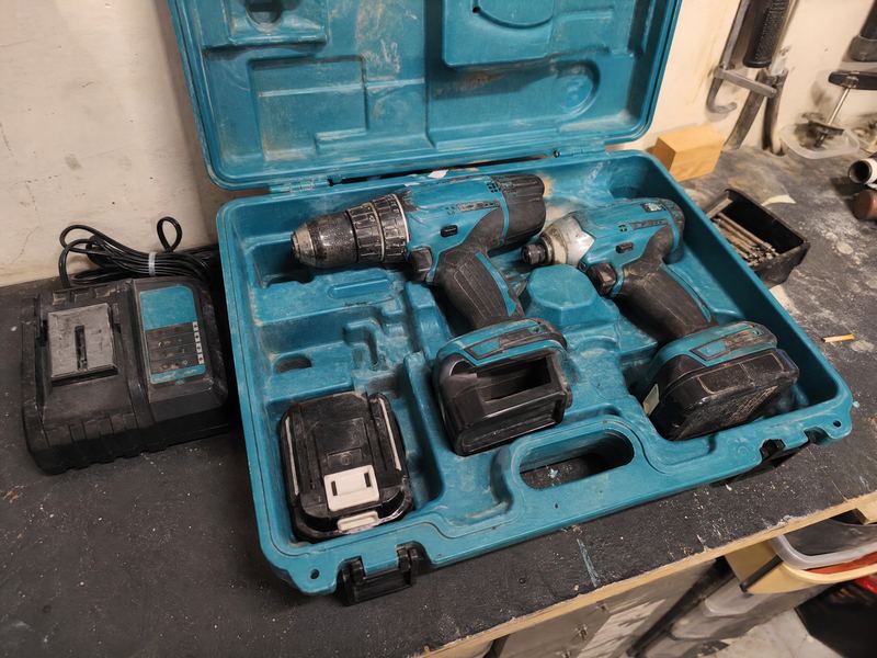 Makita 18V drill kit