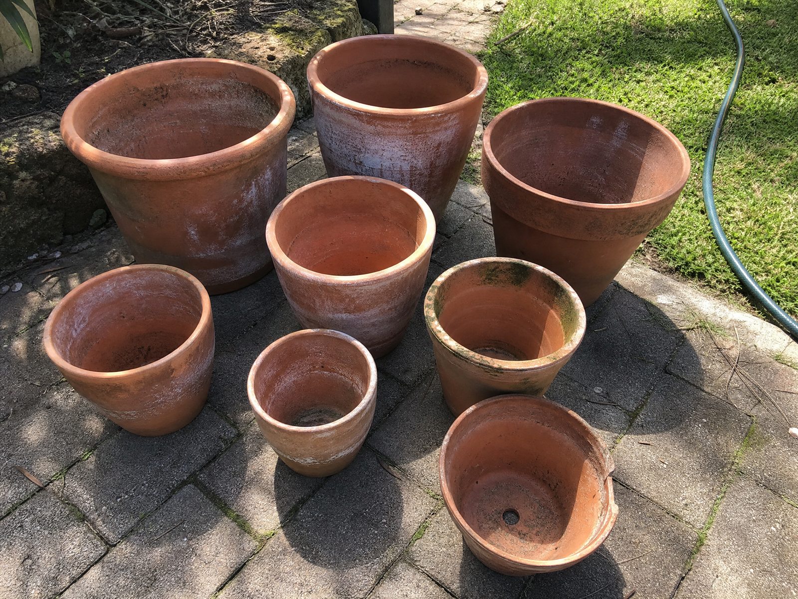 Terracotta pots, set of 8